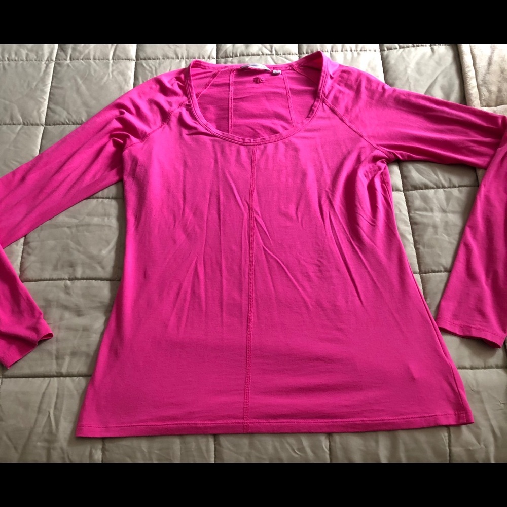Athleta long-sleeved top. EUC.